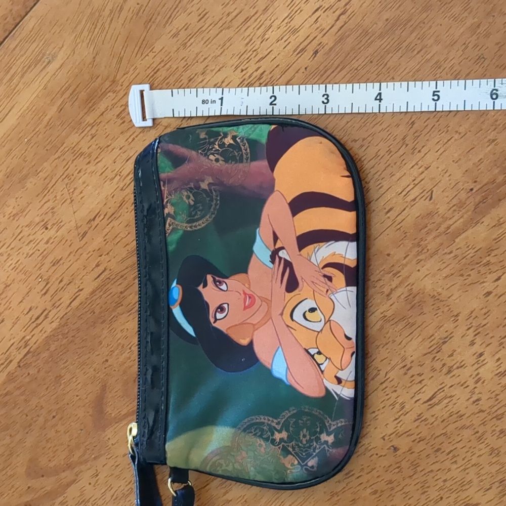 Disney Princess Jasmine and Rajah Wristlet - Picture 5 of 5